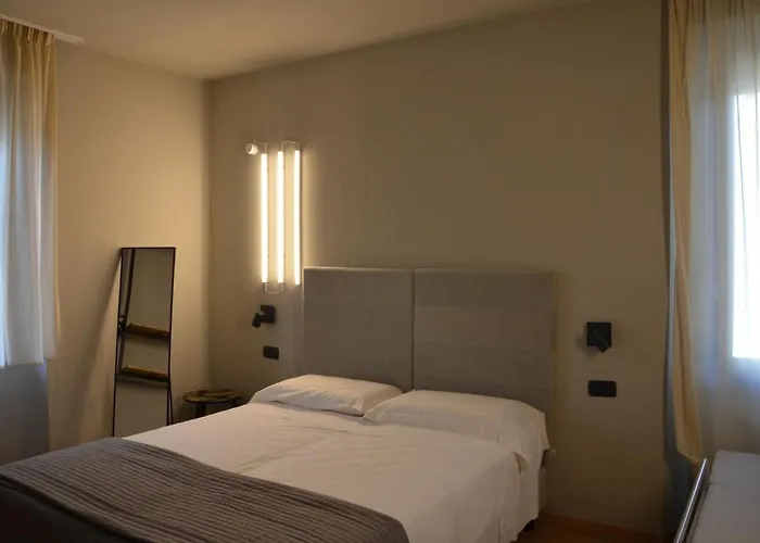 Re Versiliana Junior-house