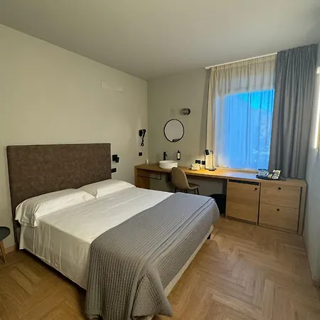 Re Versiliana Junior-house מלון 3*
